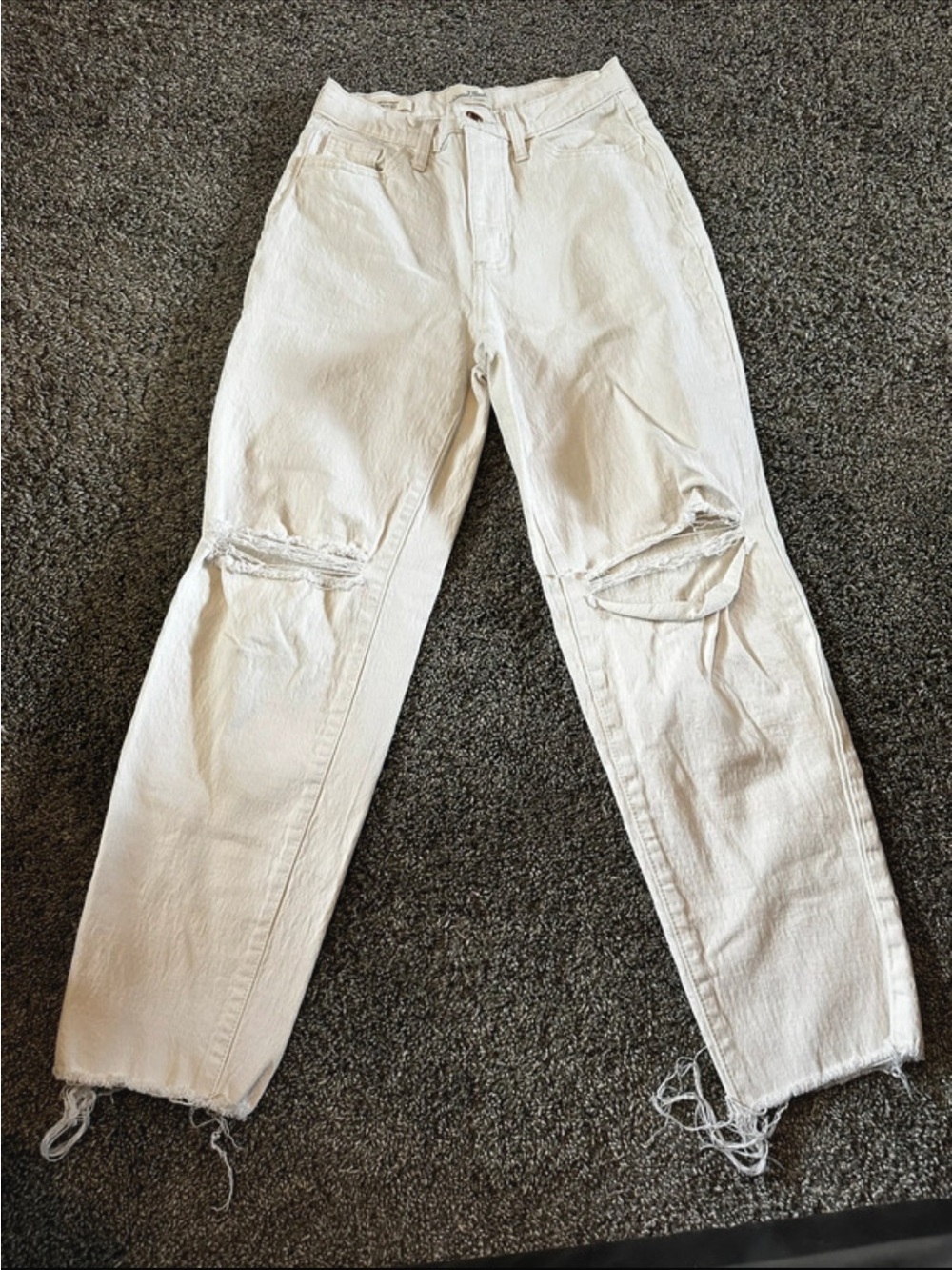 Universal Thread Women's Straight-Leg Distressed White Jeans